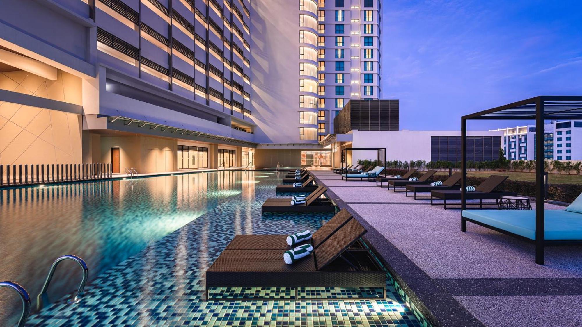Holiday Inn & Suites Penang Prai By Ihg 메르타잠 외부 사진