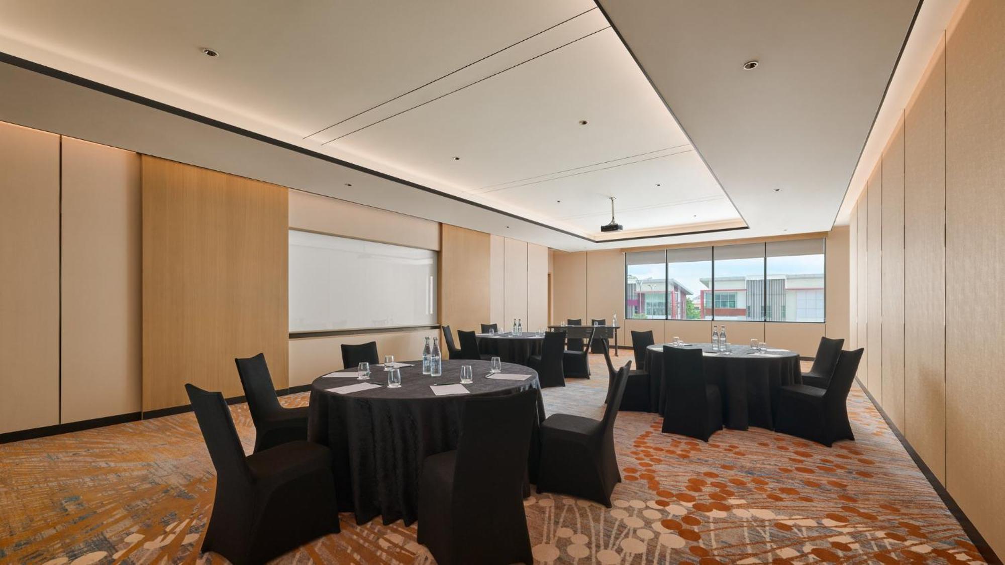 Holiday Inn & Suites Penang Prai By Ihg 메르타잠 외부 사진